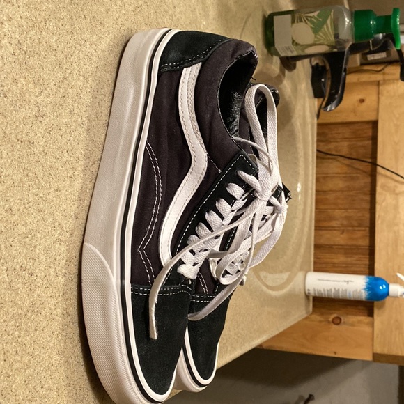 vans shoes - Picture 2 of 3